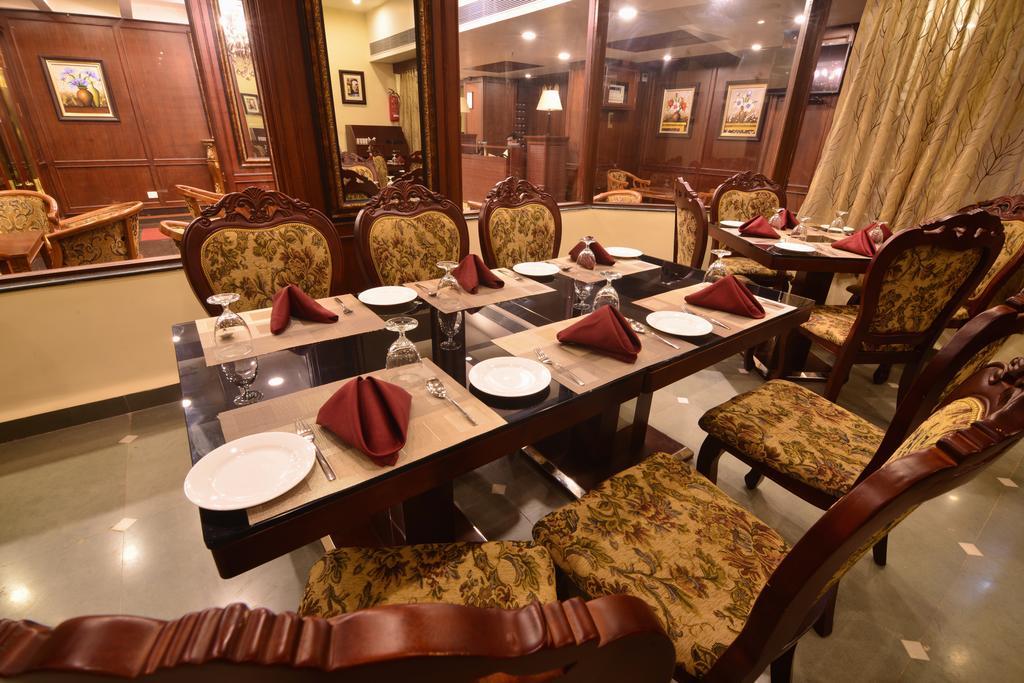 Seasons Hotel & Spa Madgaon Bagian luar foto