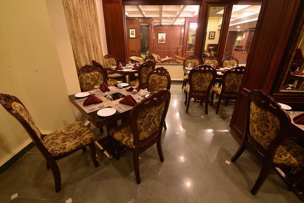 Seasons Hotel & Spa Madgaon Bagian luar foto