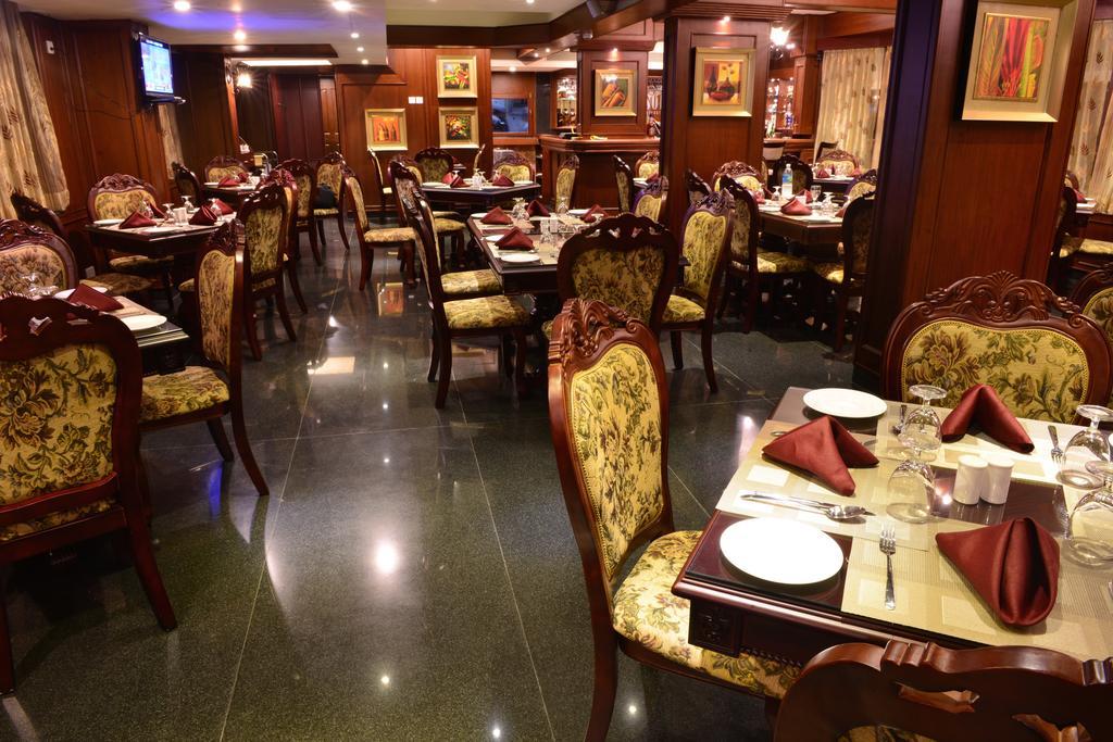 Seasons Hotel & Spa Madgaon Bagian luar foto