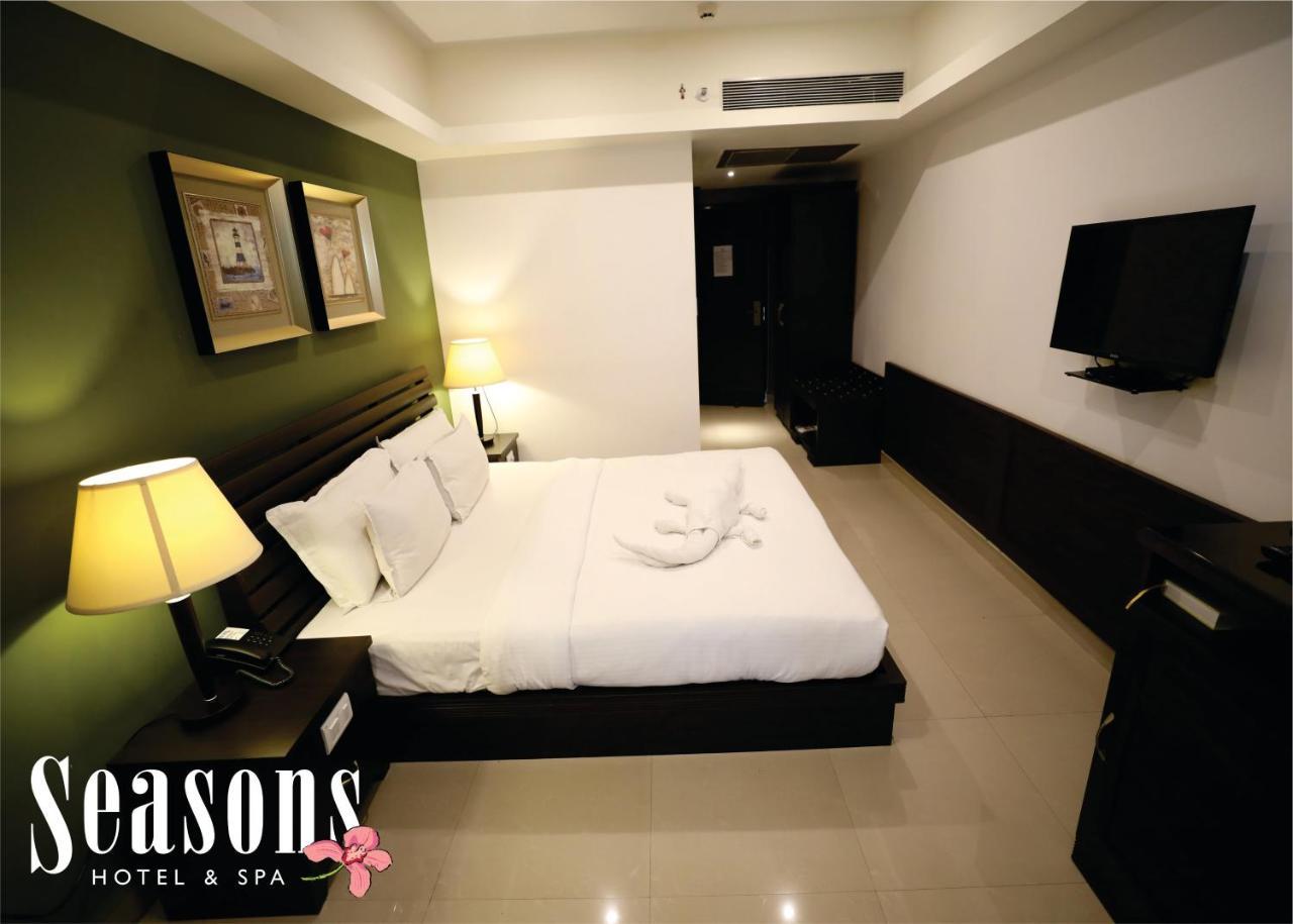 Seasons Hotel & Spa Madgaon Bagian luar foto