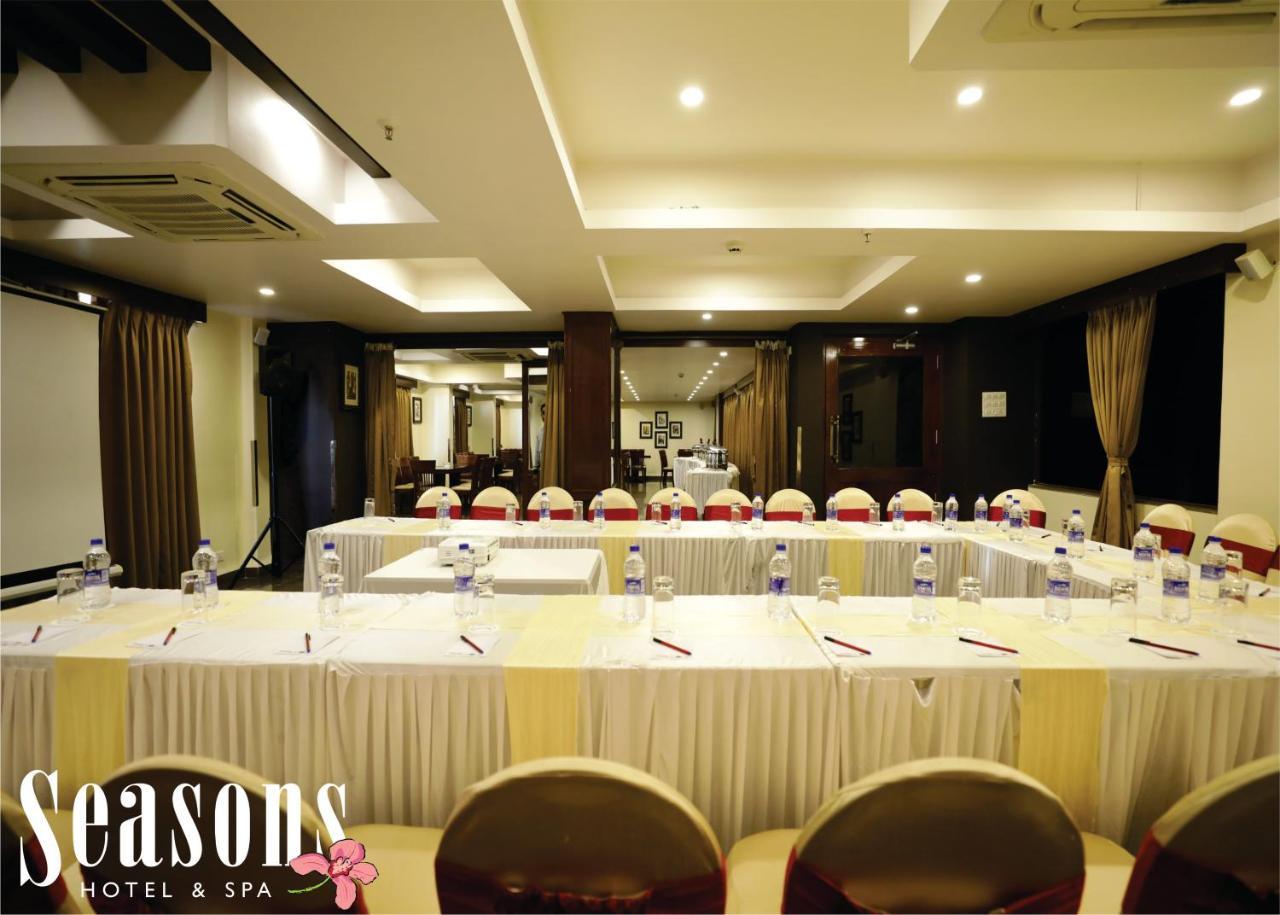 Seasons Hotel & Spa Madgaon Bagian luar foto