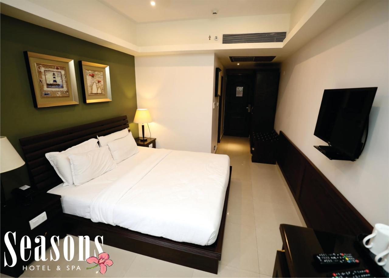 Seasons Hotel & Spa Madgaon Bagian luar foto