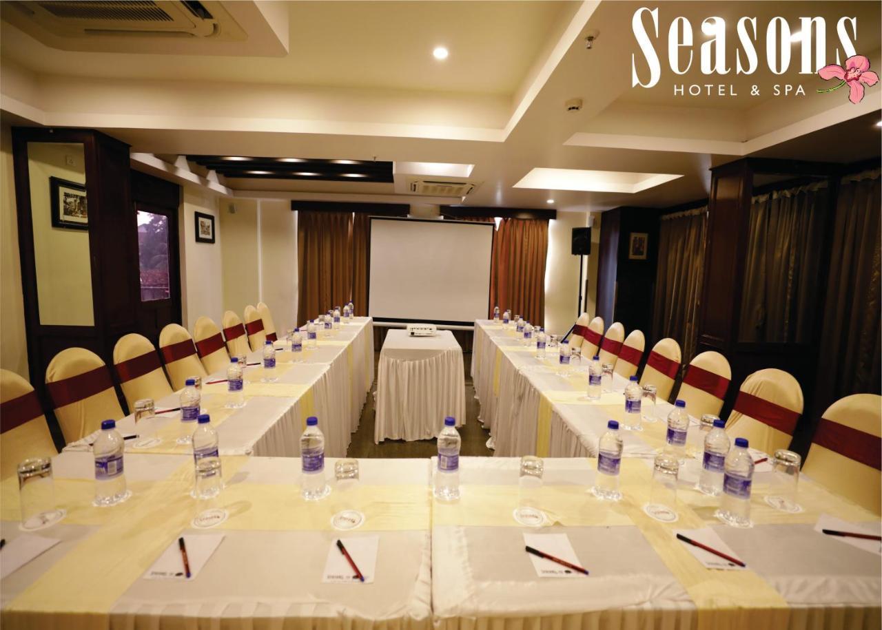 Seasons Hotel & Spa Madgaon Bagian luar foto