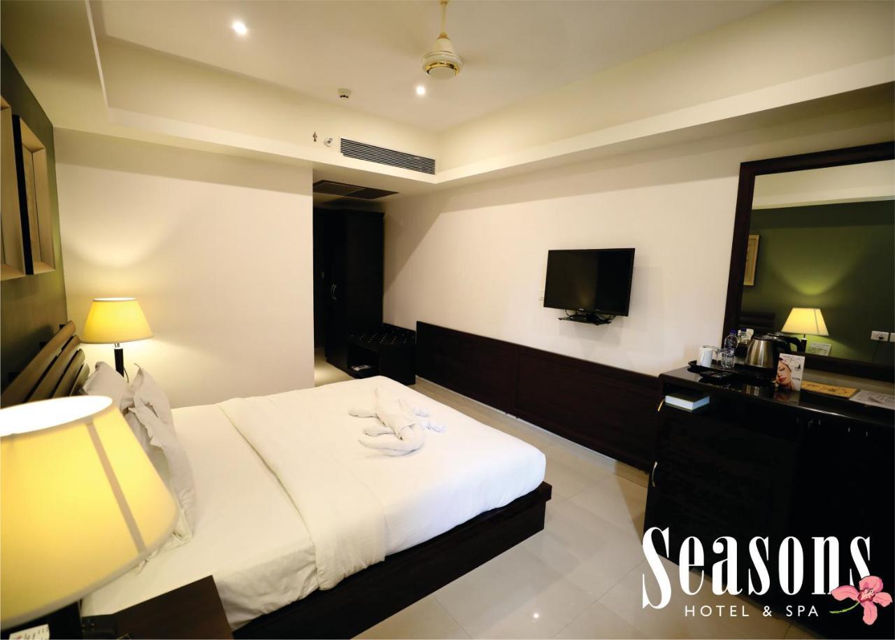 Seasons Hotel & Spa Madgaon Bagian luar foto