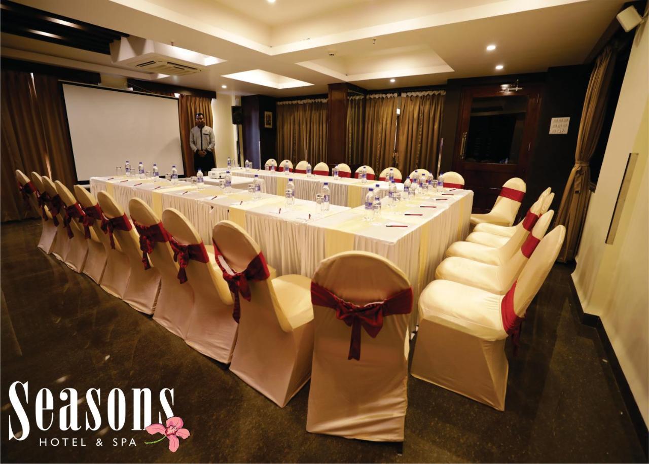 Seasons Hotel & Spa Madgaon Bagian luar foto
