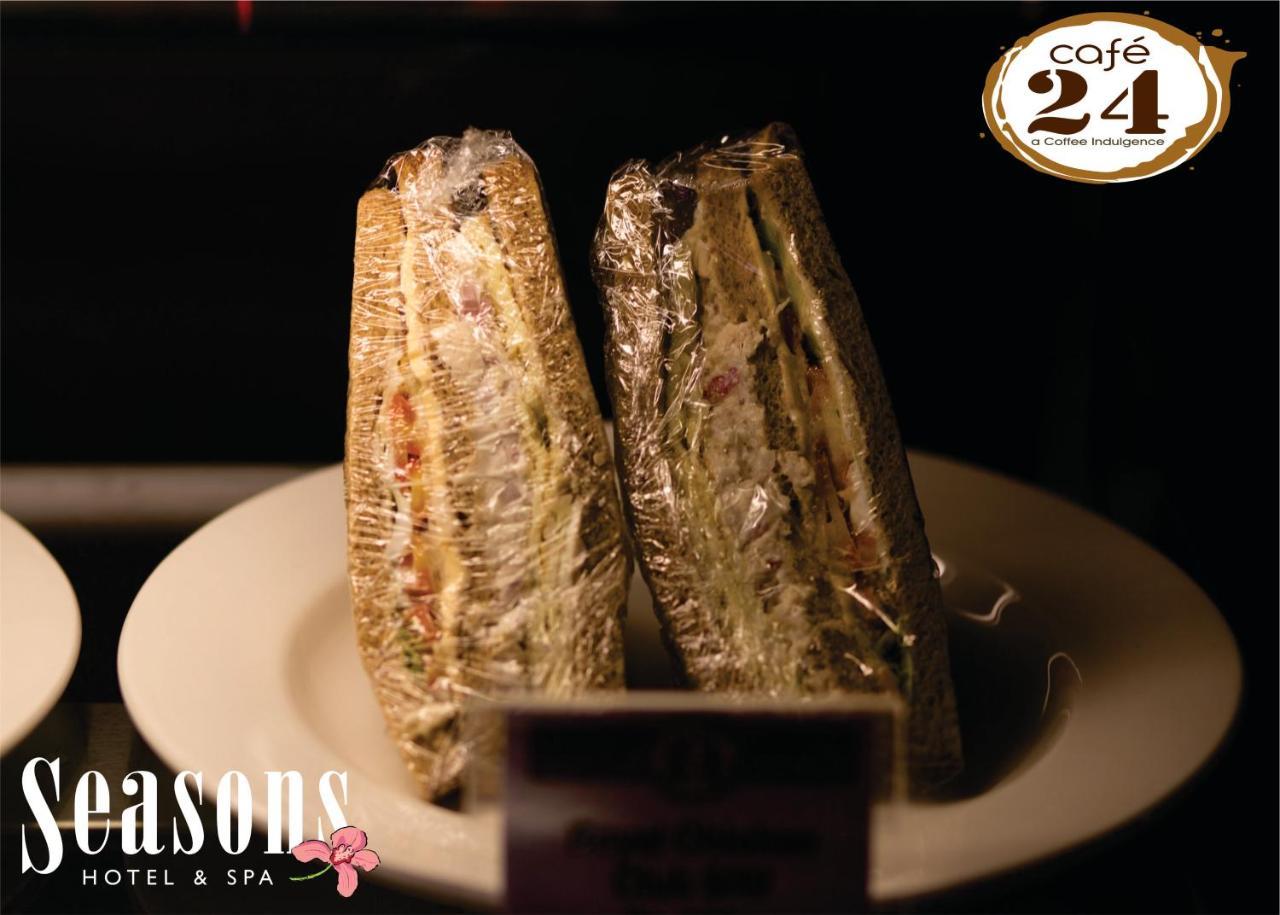 Seasons Hotel & Spa Madgaon Bagian luar foto